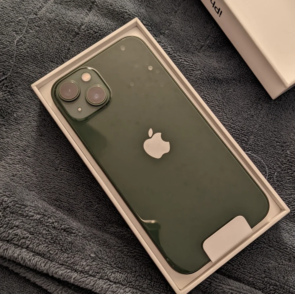 iPhone 13 - Picture 5 of 5